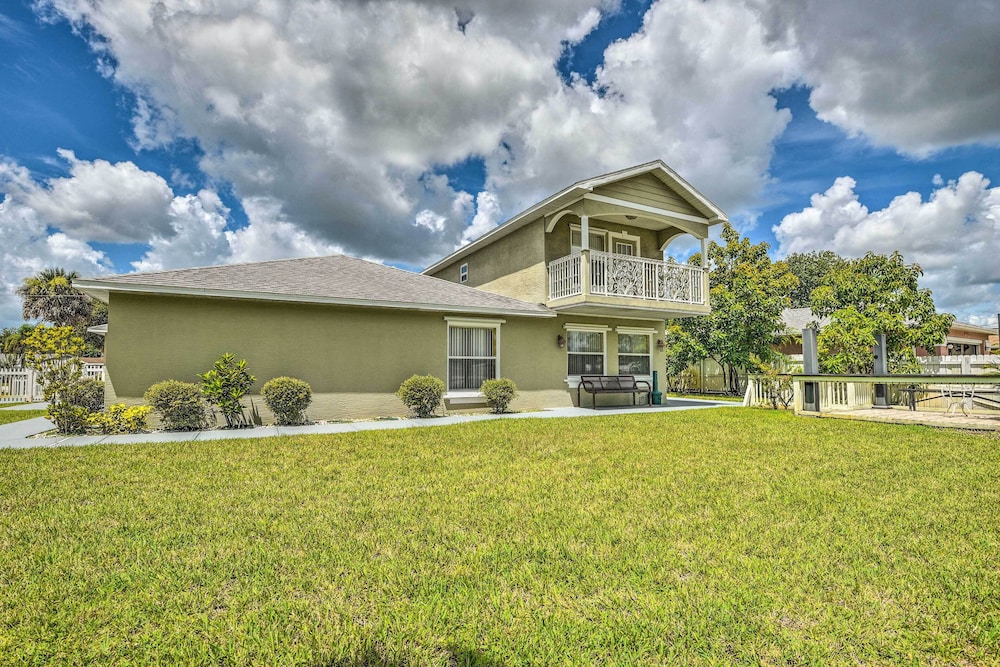 Cozy Coastal Retreat w/ Grill < 5 Mi to Beach view 3