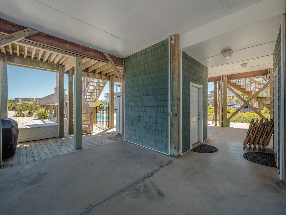 Shore Therapy by Topsail Realty
