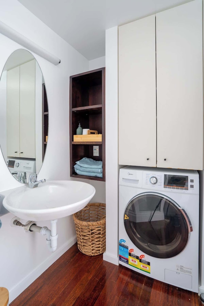 Cosy CBD Loft Walk to Dining+Shopping Zodiak Stays