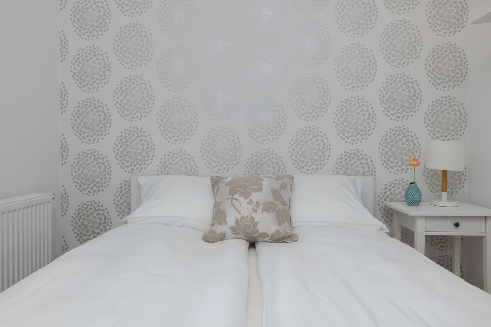 Apartment Poznan Strzelecka by Renters view 5