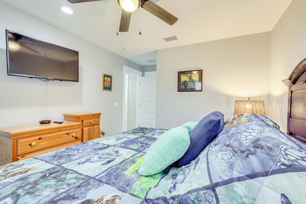 1 Mi to Beach: Dog-friendly PCB Home w/ Backyard!