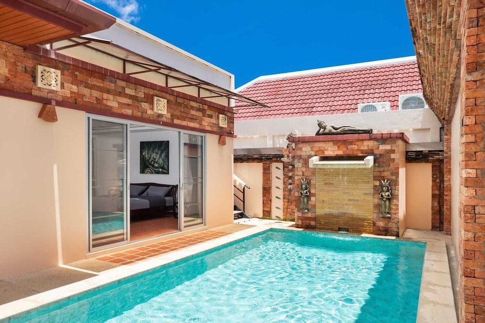 Balinese 3BR Pool Villa Freya in Rawai