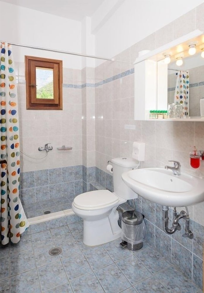 Evrostini Guest House