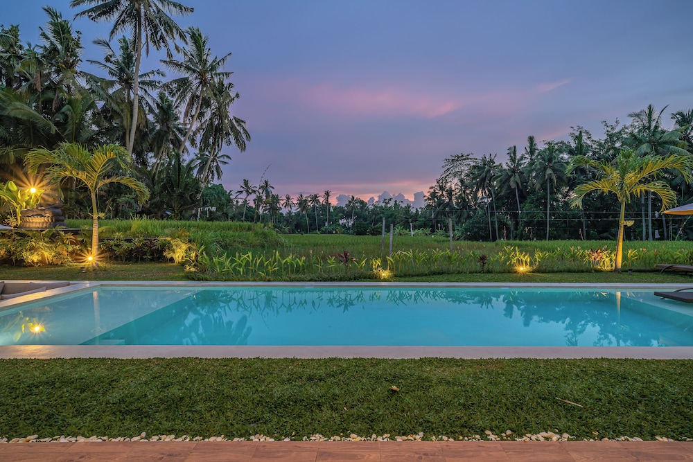 Xanadu - 5BR Ubud Designer Villa, Pool with Rice Fields Views
