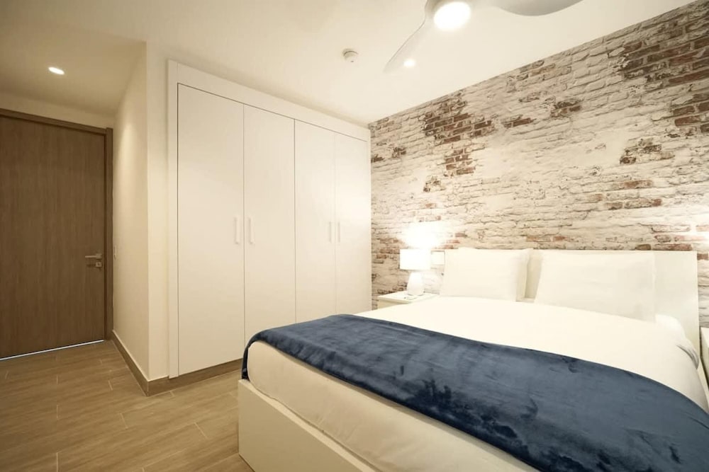 w Lively 1BR in Casco Viejo