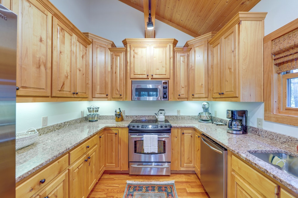 Golf, Hike & Trout Fish: Mtn-view Cashiers Retreat