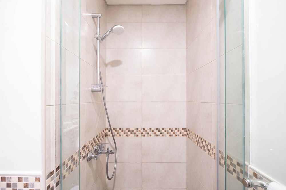 KeyRock - Premium Reva Stay with Pool