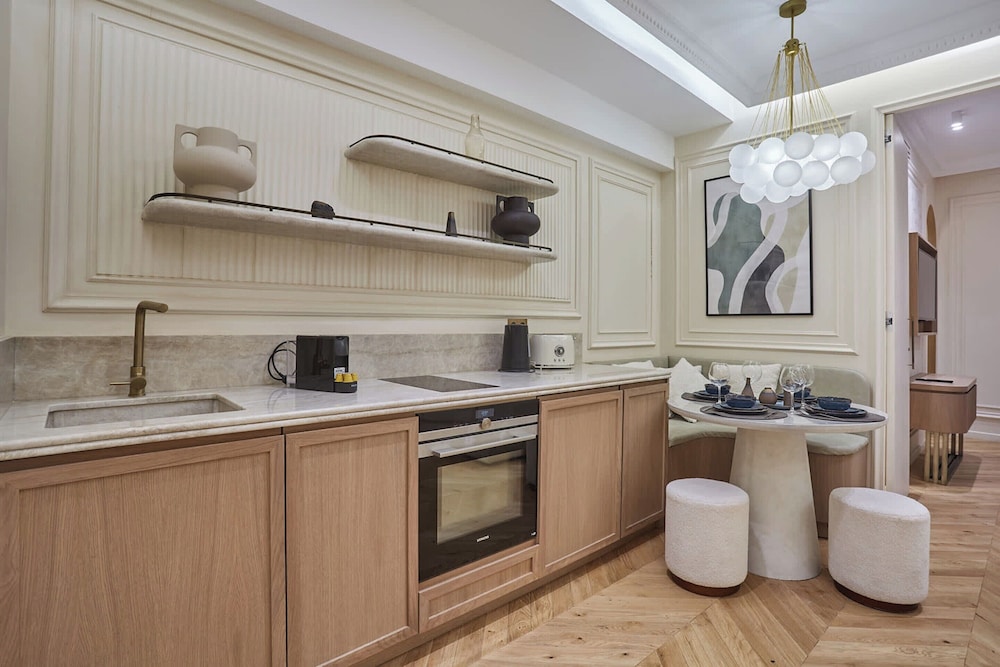 New/suite Air-conditioned Opera/louvre/ 2 Bedrooms