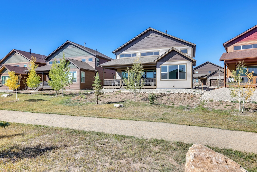 Furnished Deck & Hot Tub: Chic Granby Home! view 5