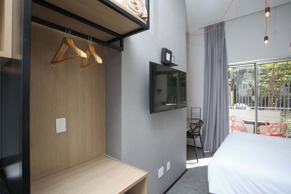 ESD - Studios E-Side By Anora Spaces
