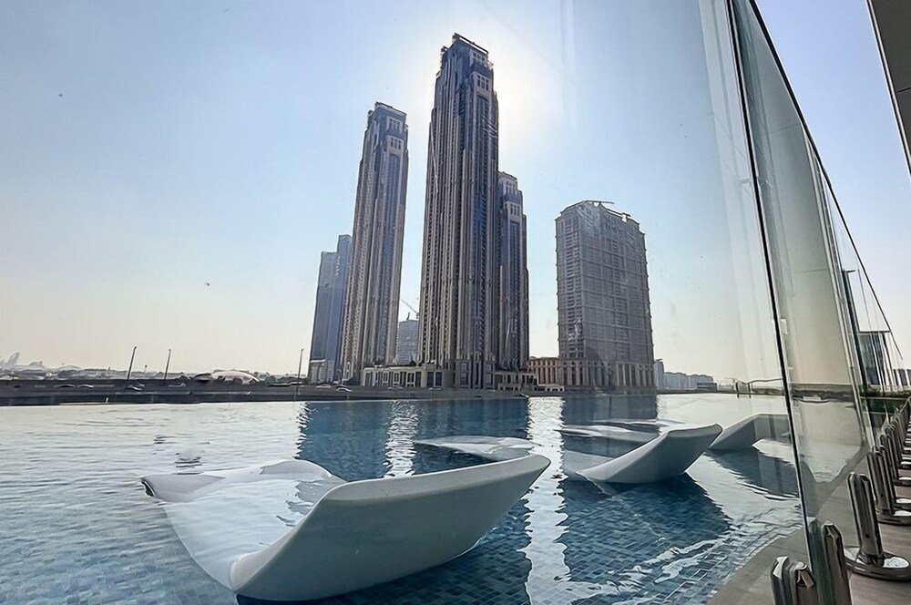 1BR Apt Residence Along Business Bay Canal