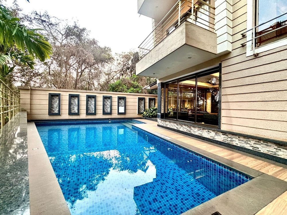 MERLOT SUITES