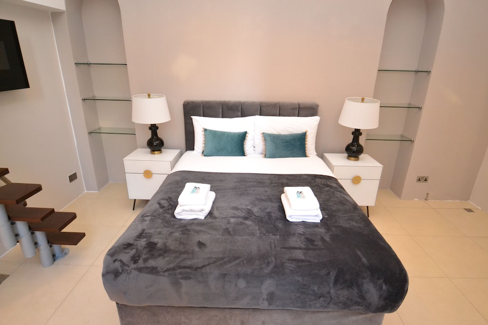 Luxury Hyde Park