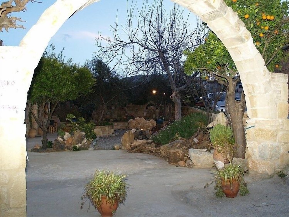Photo 33