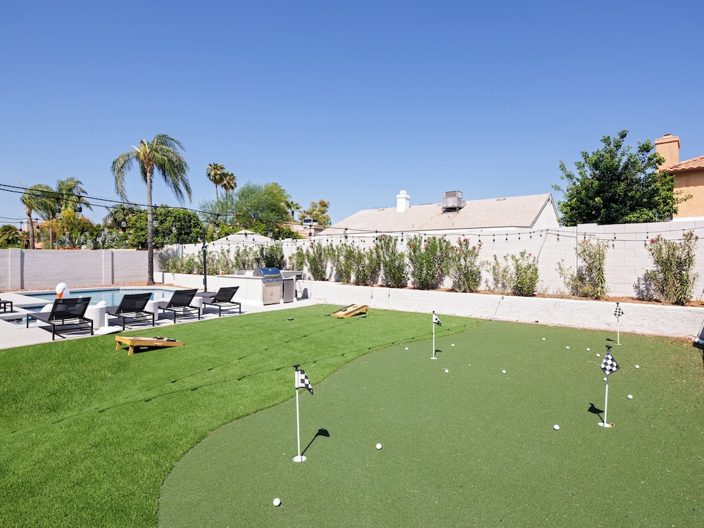 Bohemian Resort- Pool Heat Available - Golf & Games!