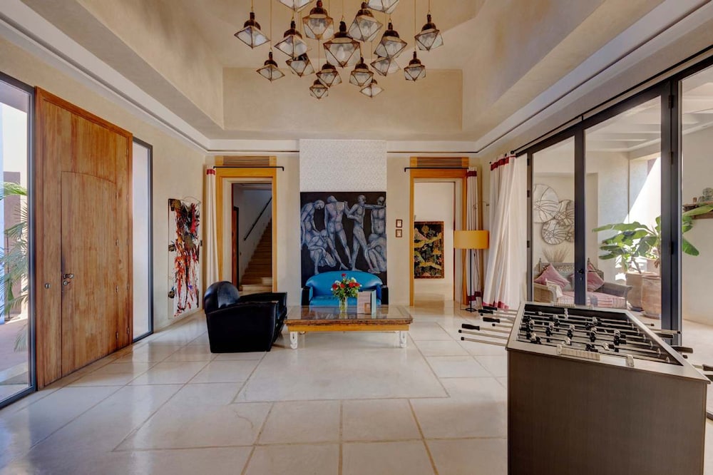 The Garden of Siredrah an Oasis With Pool and Hammam