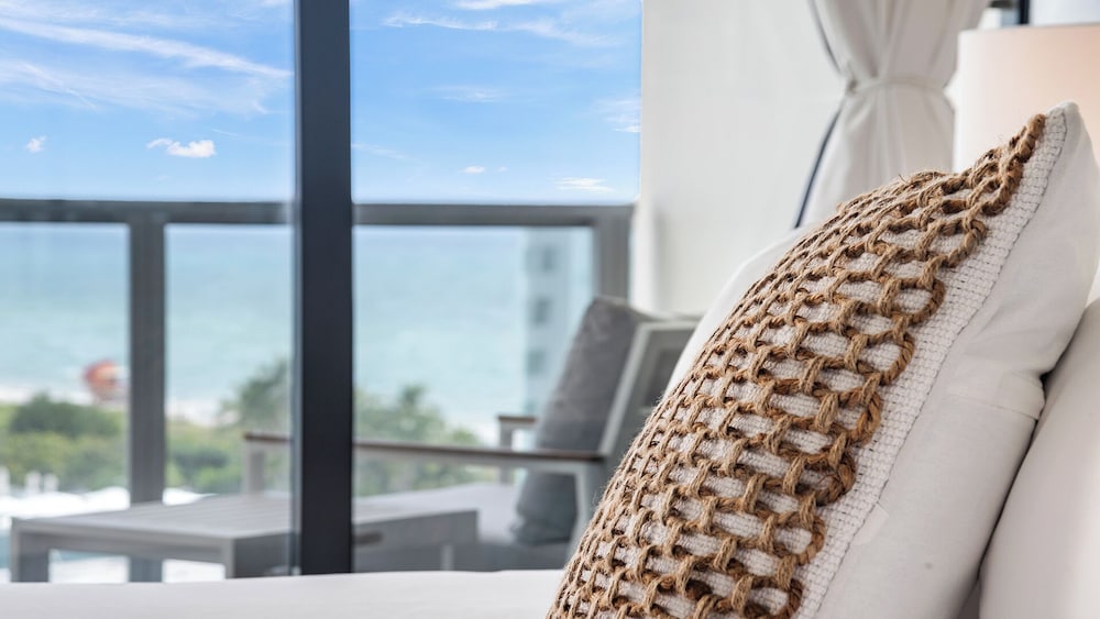 Luxury Vacation Rentals in South Beach by LRMB