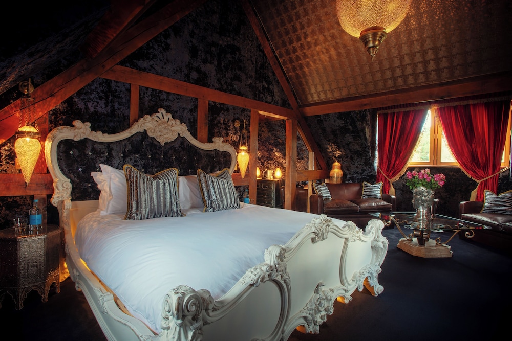 Oxford Vacations - Crazy Bear Hotel-Stadhampton - Property Image 46