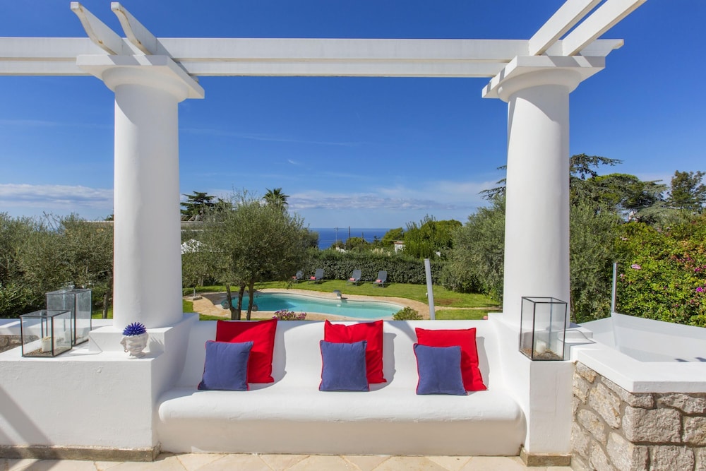 Villa Serenity Garden Pool view 4