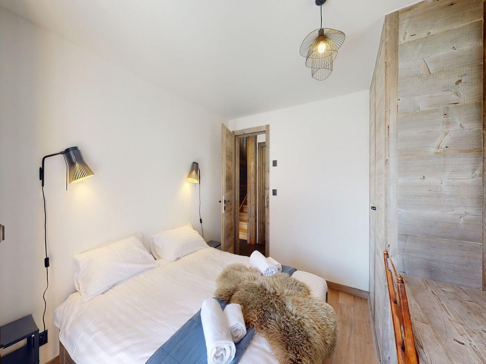 Cosy Chalet in Vex With Balcony
