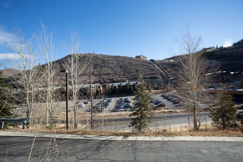 Trail's End Lodge at Deer Valley Resort - Two Bedroom Residence with Den and Spa #102 2 Condo