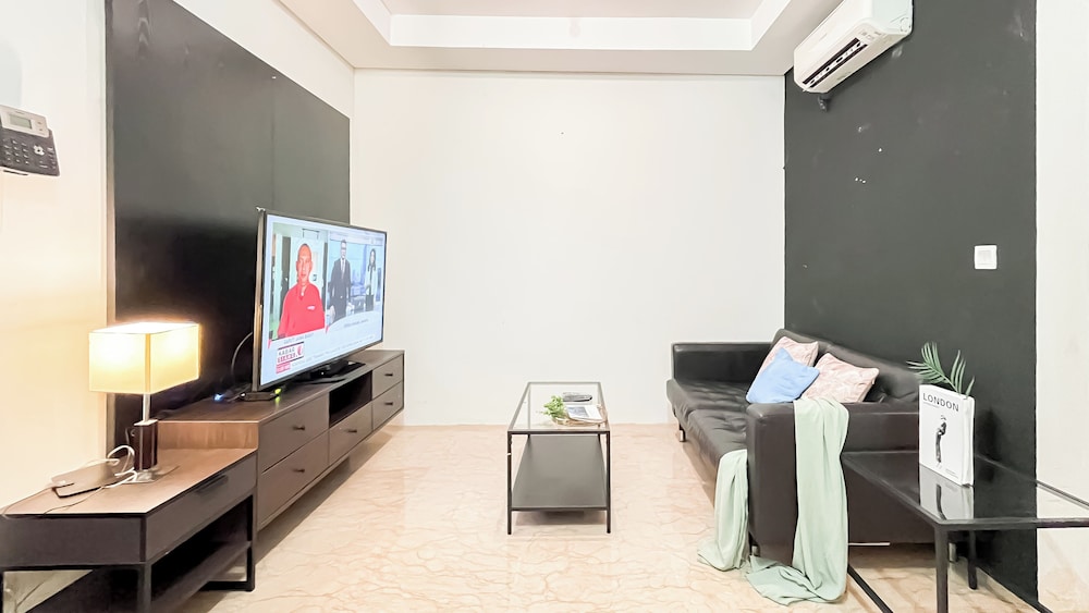 Well Designed 1BR Apartment L'Avenue Pancoran