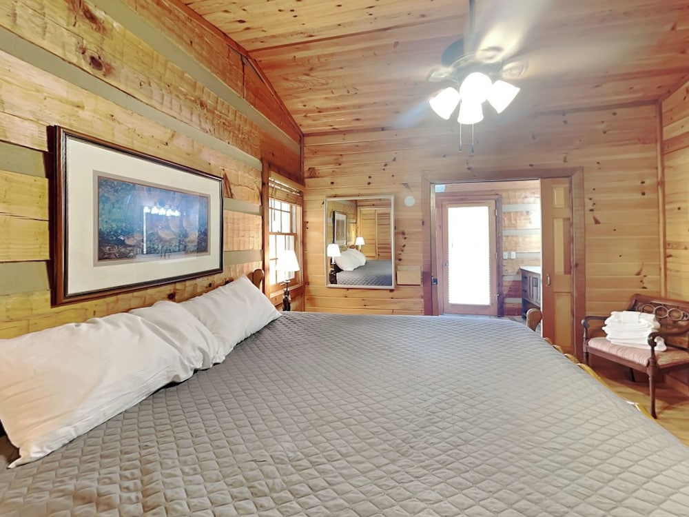 Alexander's Lookout by Jackson Mountain Rentals