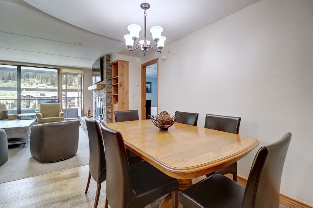 Mp504 1br 2ba Mountain Plaza 1 Bedroom Condo view 5