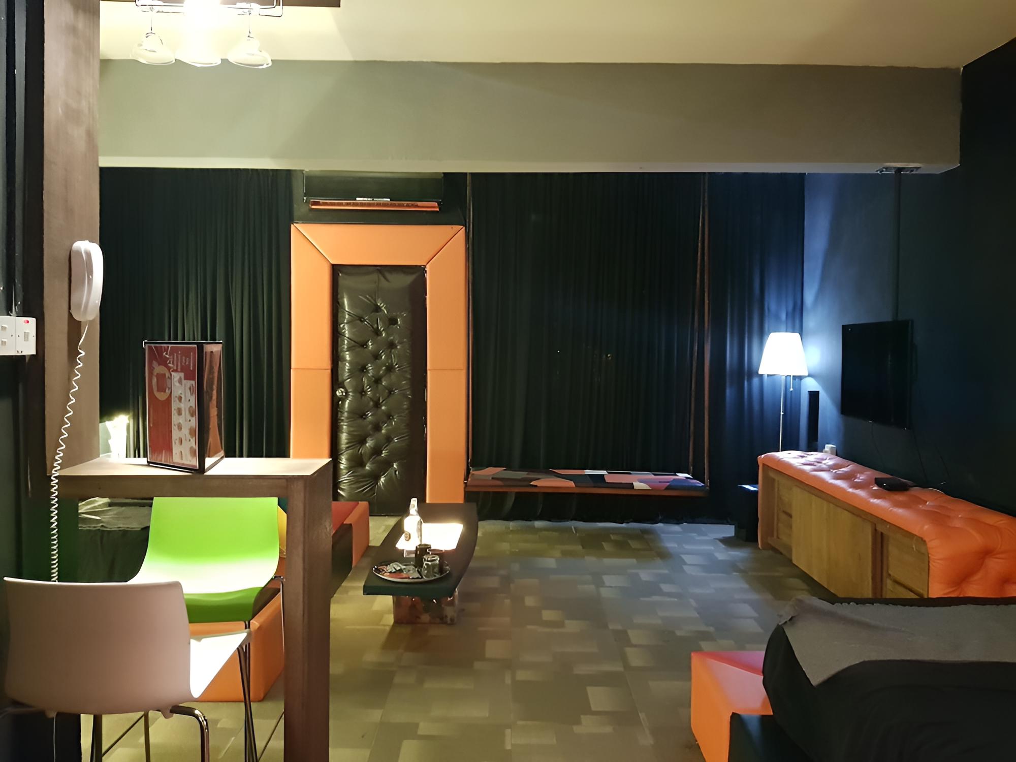 Bunker Hotel & Restaurant