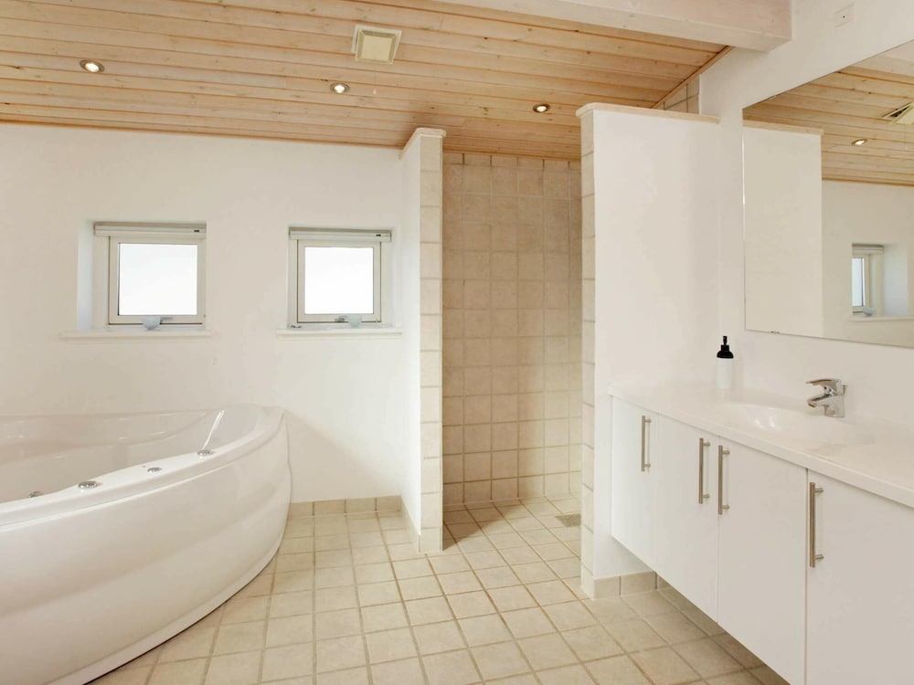 6 Person Holiday Home in Hirtshals-by Traum view 3