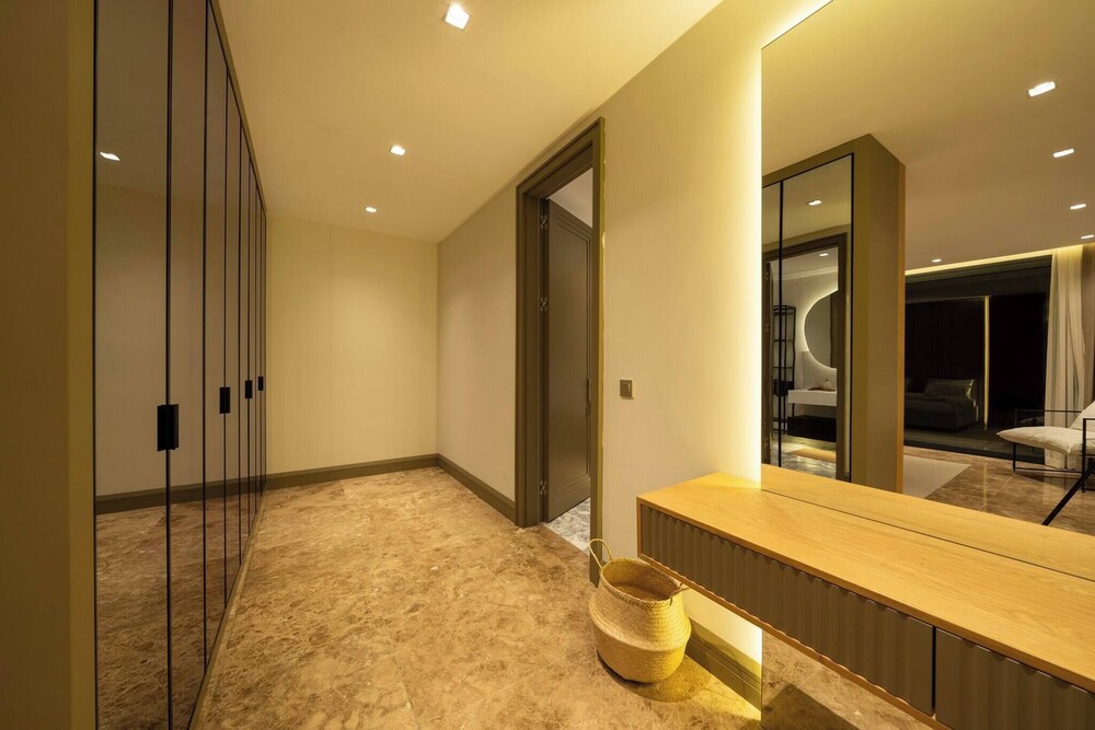 Hills Deluxe - Relaxed Luxury in Style and Serenity view 2