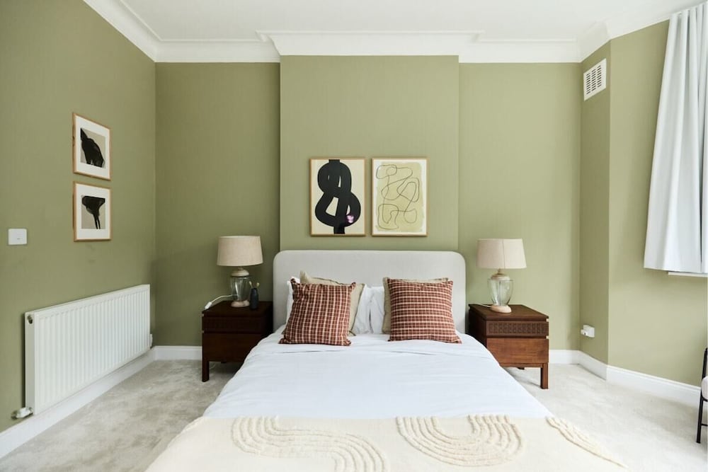 The Brondesbury Park - Sparkling 3bdr Flat With Garden