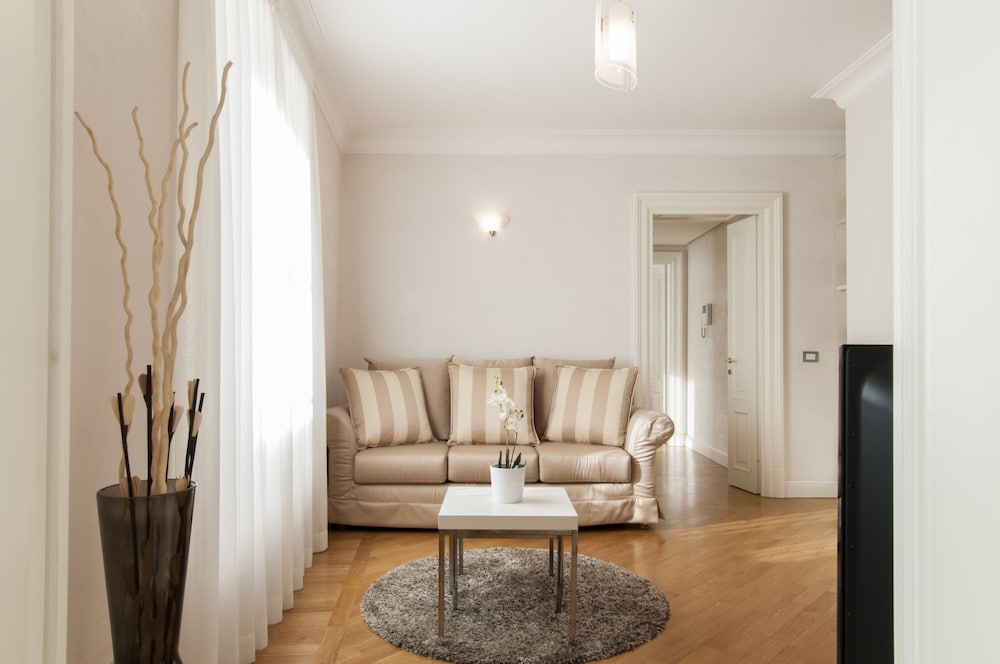 Milan Royal Suites & Luxury Apartments