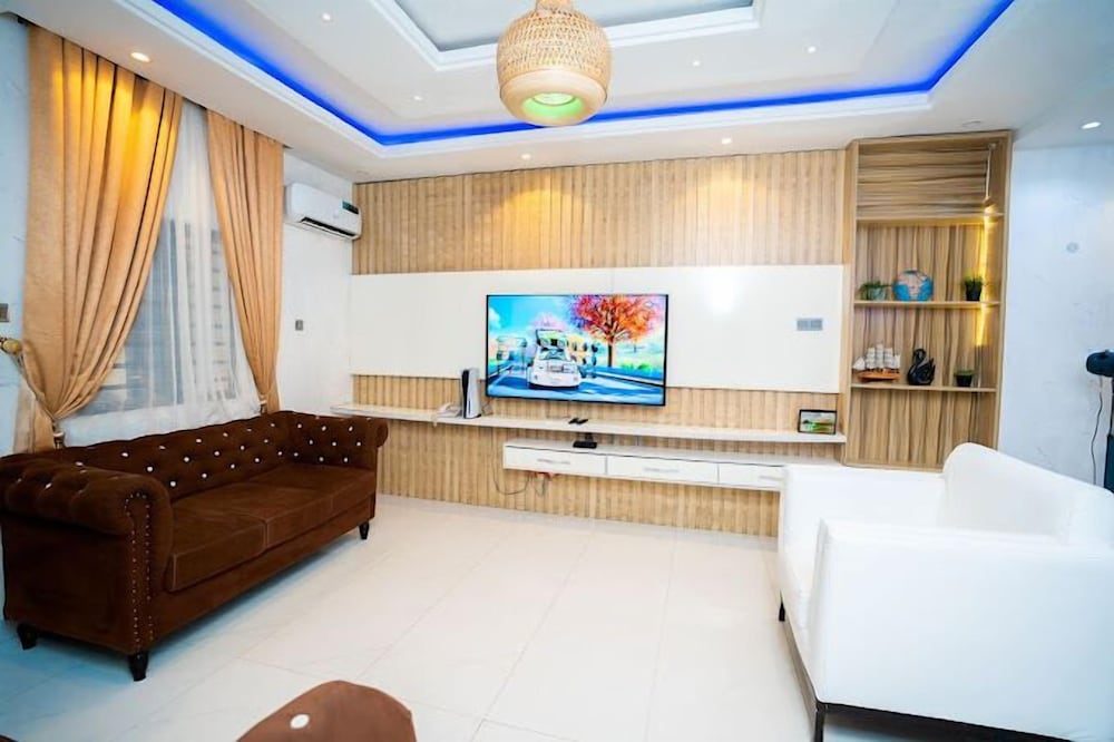 Gilllant Luxury Homes Apartment