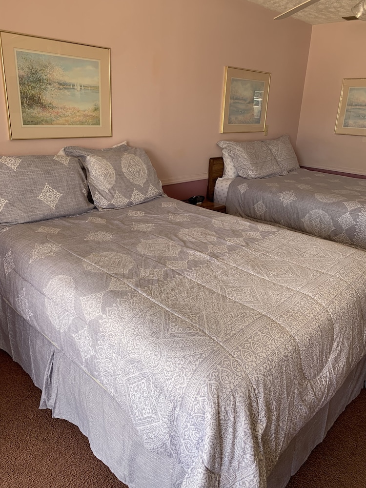 North Platte Vacations - Blue Spruce Motel - Property Image 4