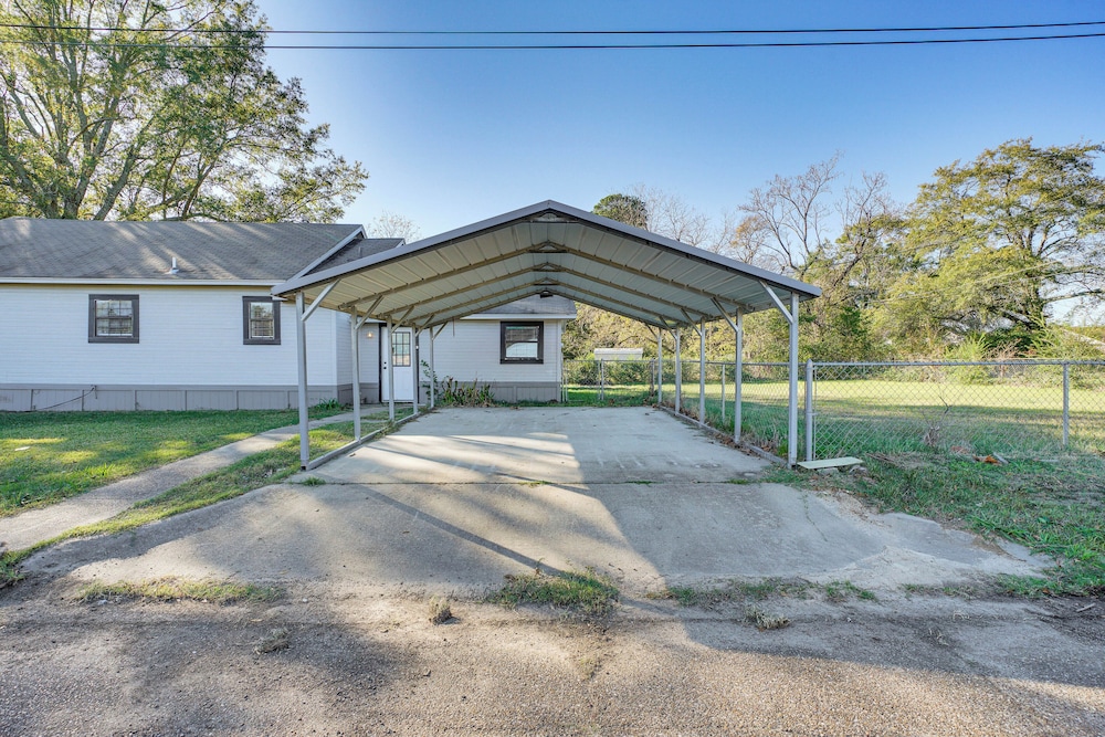 Updated Home 2 Mi to Downtown Texarkana!, photo 7