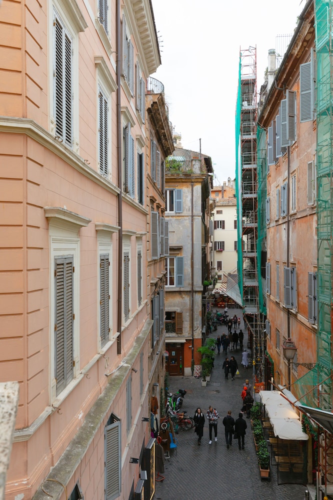 Piazza Navona 5 people - Savelli