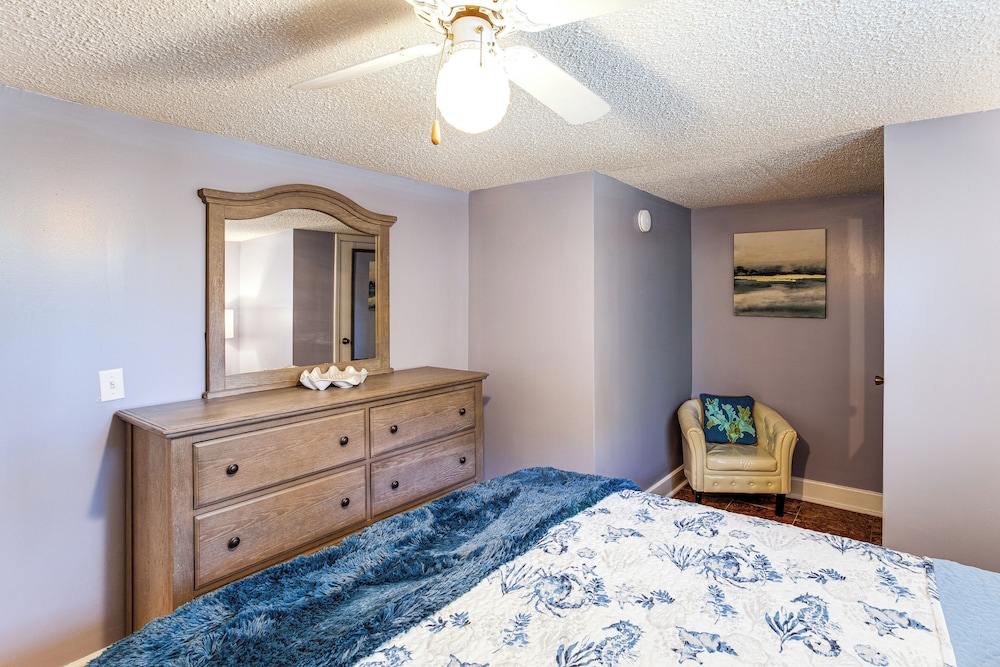 Large Yard & Historic Charm: Orangeburg Retreat!