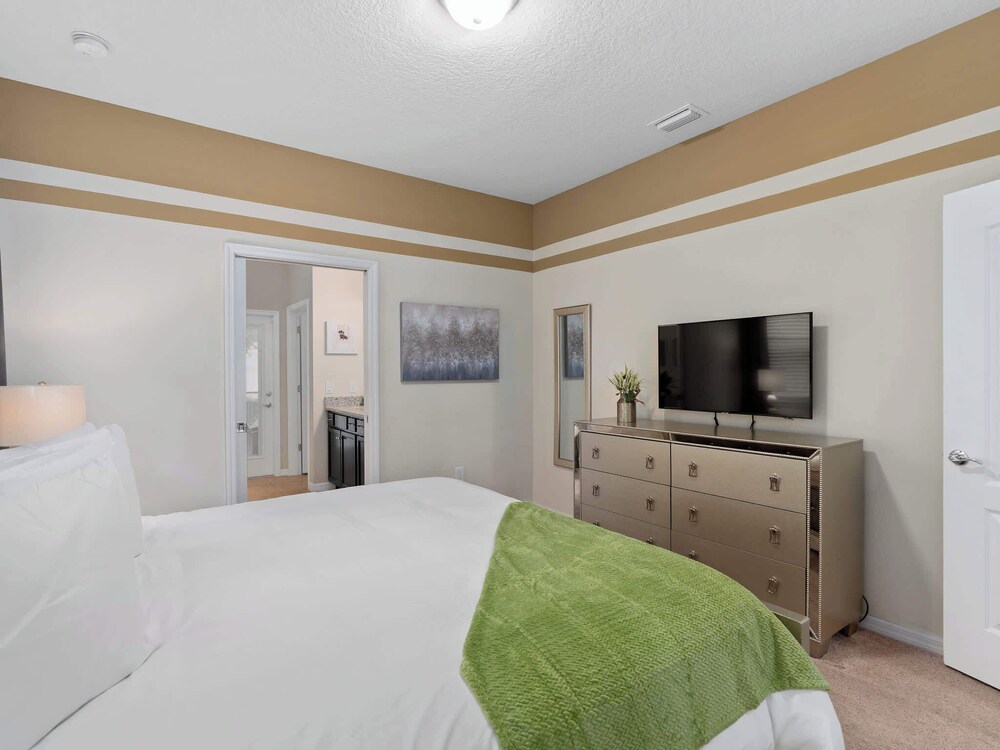 Family Fun Retreat Near Disney With Game Room & Themed Bedrooms
