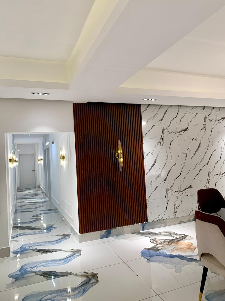 Sujimoto Residences