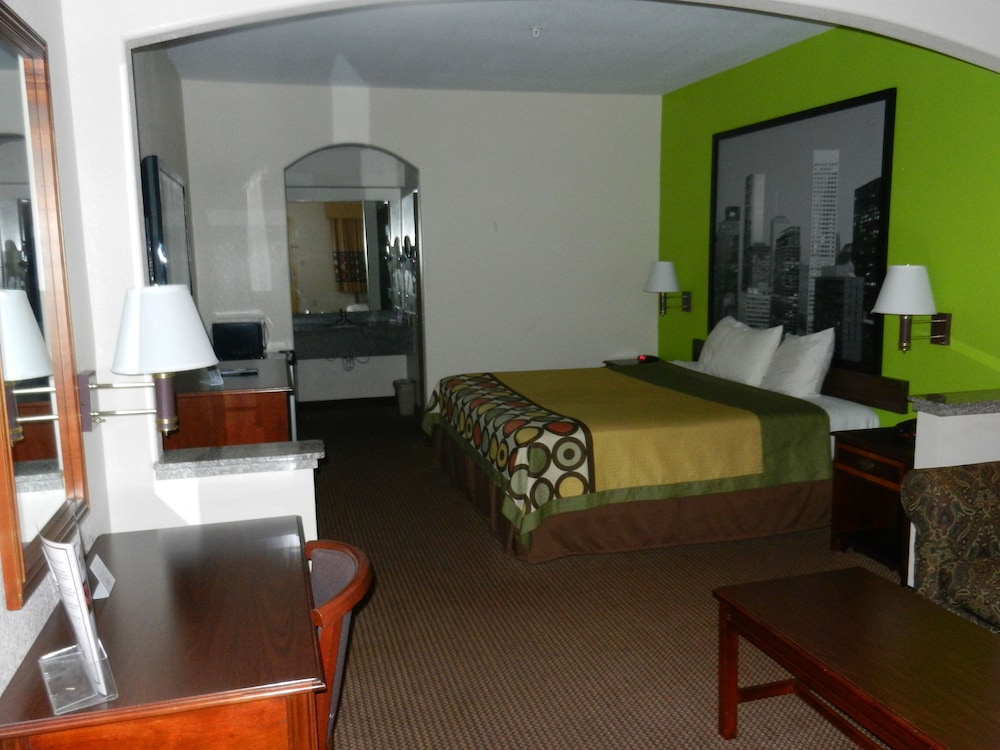 Belleza Inn  Suites Humble - FM 1960 - Property Image 4