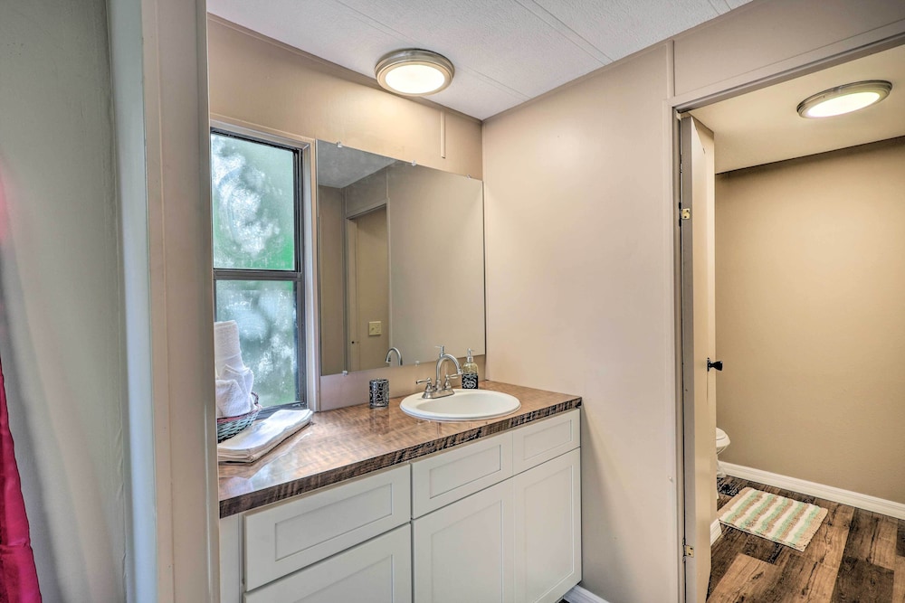 Suwannee Riverfront Home: Grill, Near Springs - Property Image 4