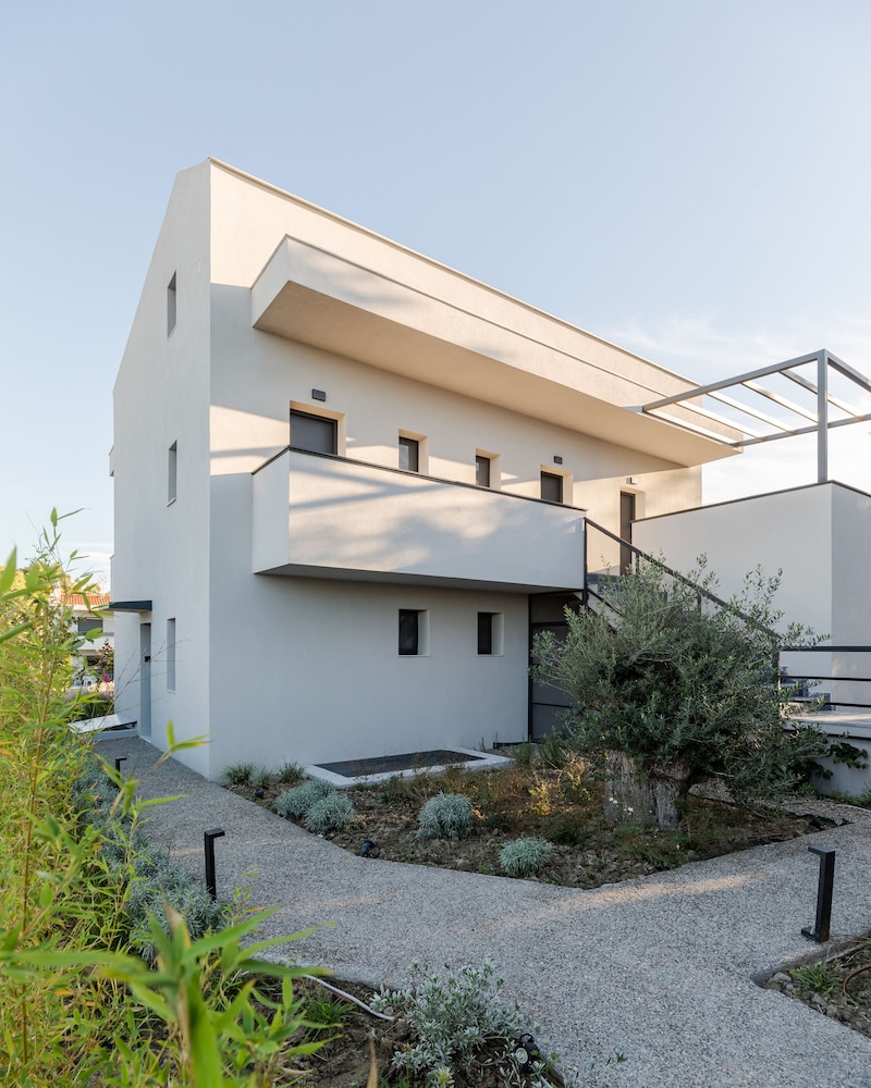 Hotel The 8 Suites - Image 1