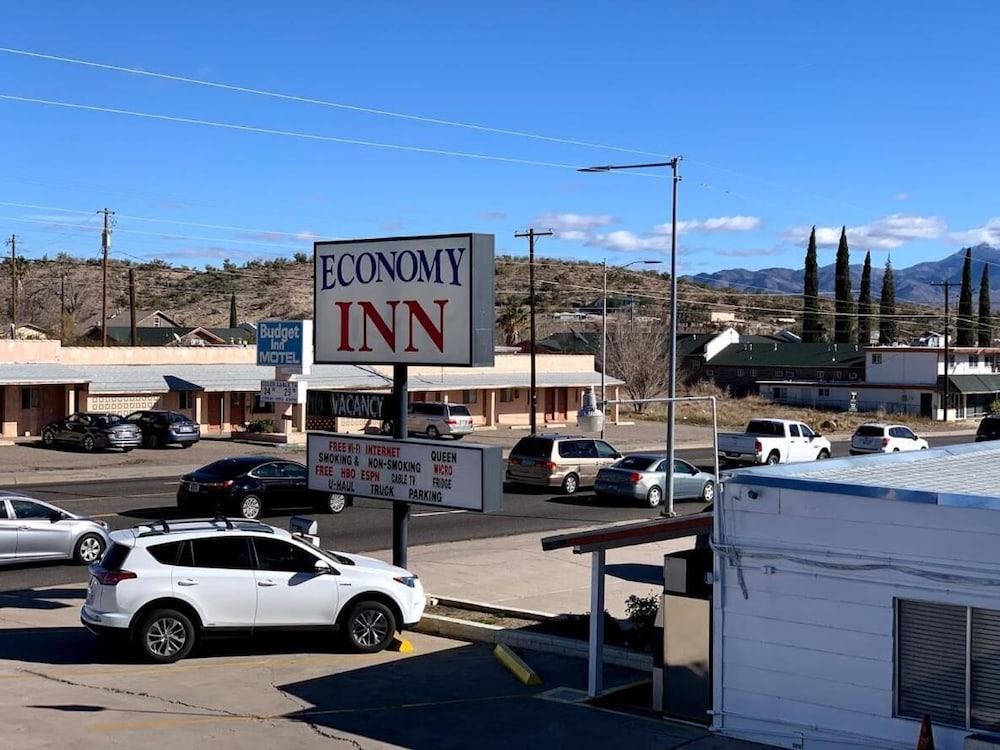 Kingman Vacations - Economy Inn - Property Image 4