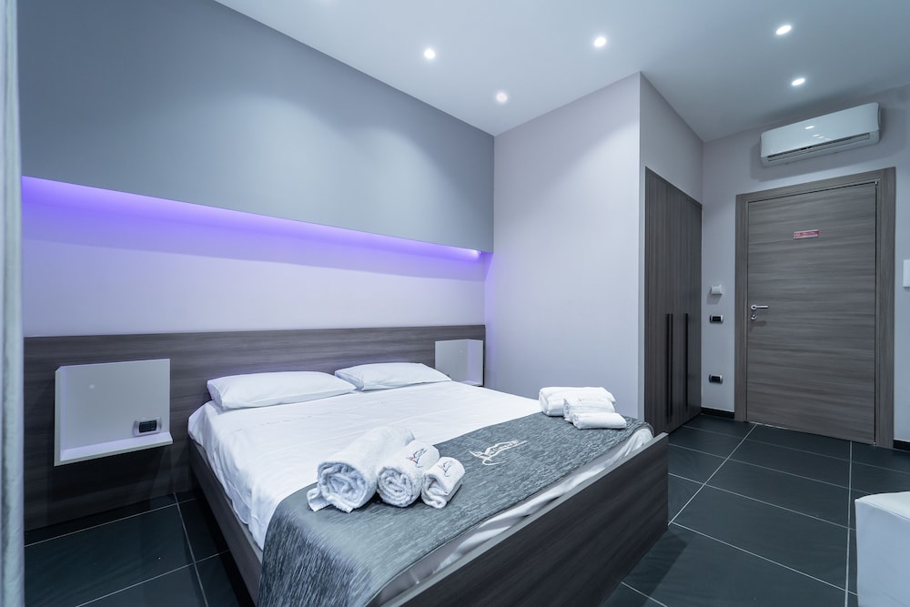 Al Campanile H. Napoli Centro by ClaPa Group Dislocated Hospitality