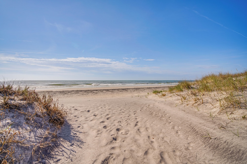 1 Block to Brigantine Beach: Breezy Home w/ Patio!