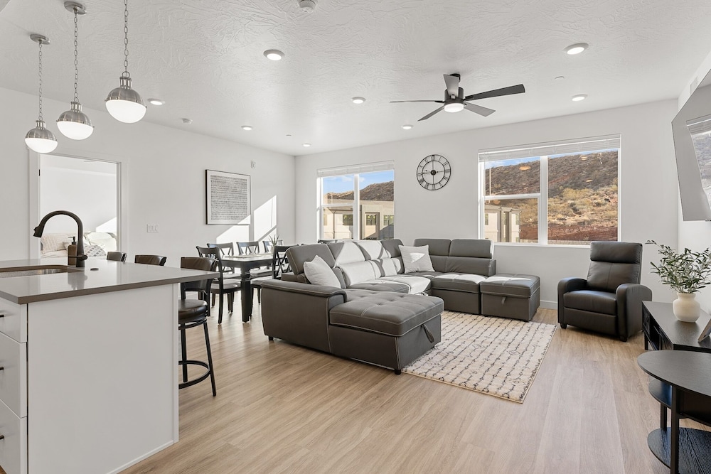 Cliff Side Retreat 2 Bedroom Condo