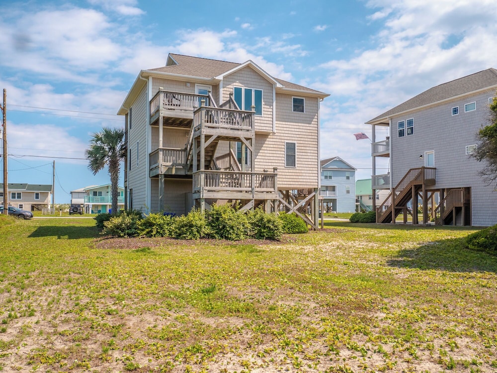 Pelican Palms by Topsail Realty