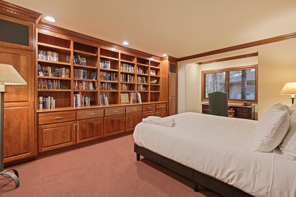 Winners Circle 30 5 Bedroom Home