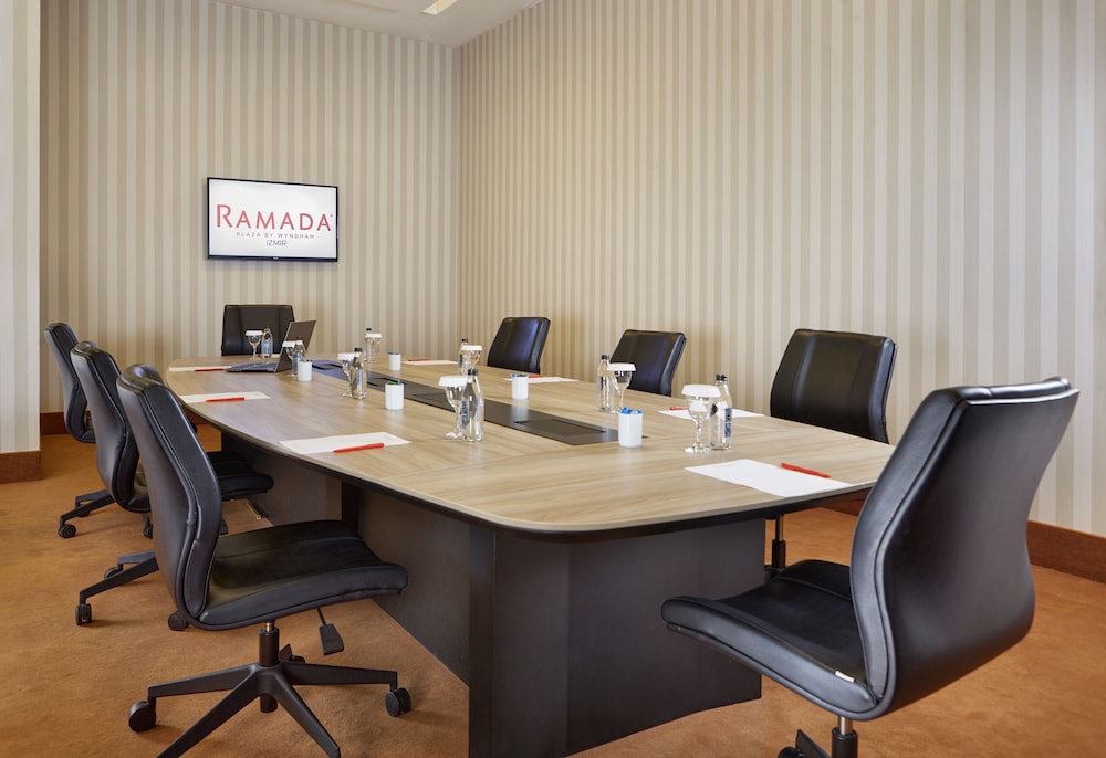 Ramada Plaza by Wyndham İzmir - Image 25